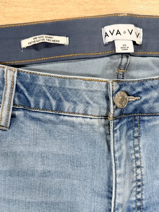Ava & Viv Light Blue Skinny Mid Rise Size 20 - Picture 2 of 3